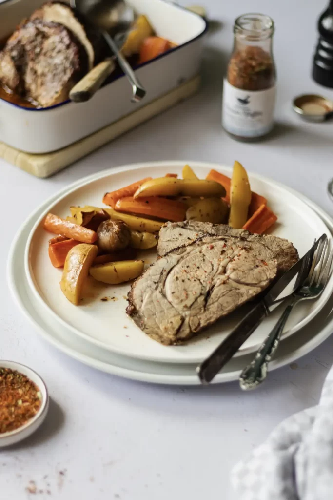 Schweinsbraten mit Gemüse