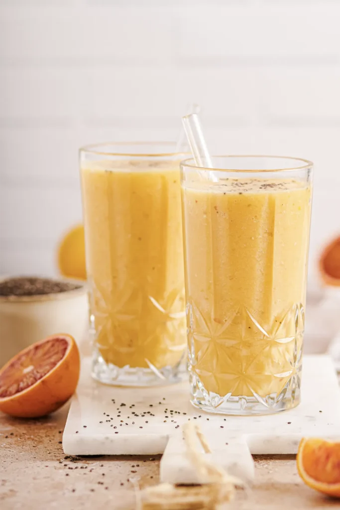 Gesunder Orangen-Apfel-Smoothie – Vitamine und Energie für einen frischen Start ins neue Jahr.