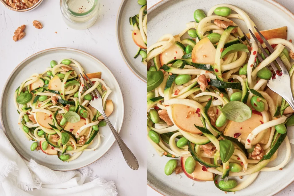 Zucchini-Edamame-Apfel-Salat mit Walnüssen – Frischer und gesunder Salat mit knackigem Gemüse, fruchtigem Apfel und nussigem Crunch