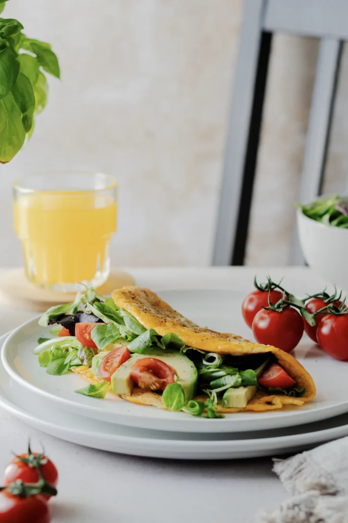 Lass dich inspirieren, probier es aus und genieße den Moment. Denn gutes Essen beginnt mit Liebe – und manchmal mit einem Omelette.