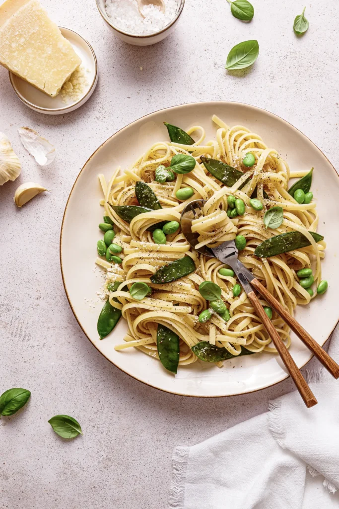 Pasta mit Zuckerschoten & Edamame