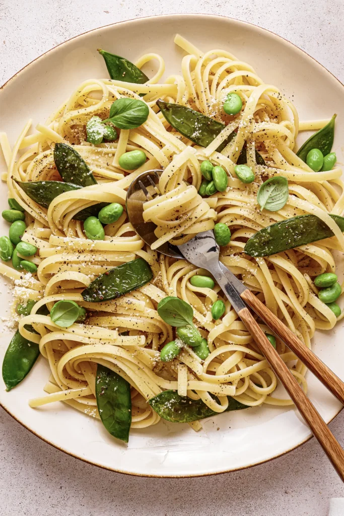 Pasta mit Zuckerschoten & Edamame