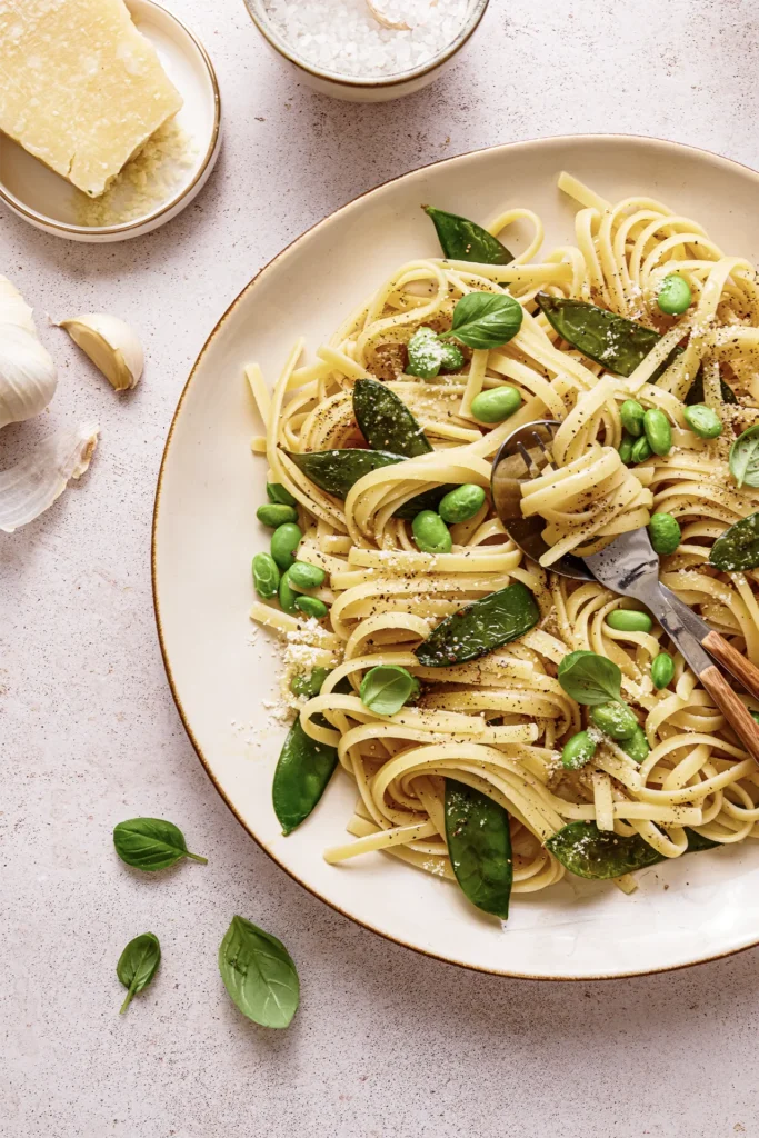 Pasta mit Zuckerschoten & Edamame